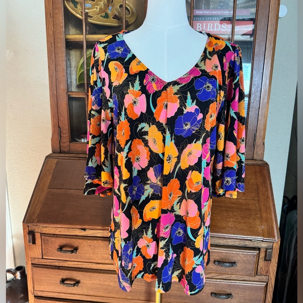 Dear Scarlett Multicolor Floral V-Neck Blouse